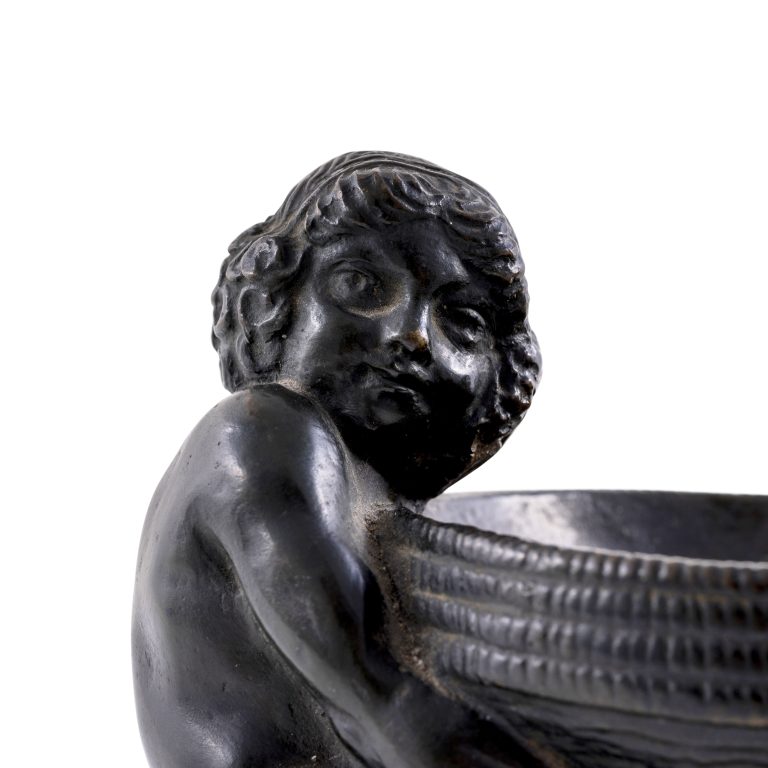 Small bowl with two putti Gustav Gurschner K.K. Kunst-Erzgiesserei ca. 1906 bronze