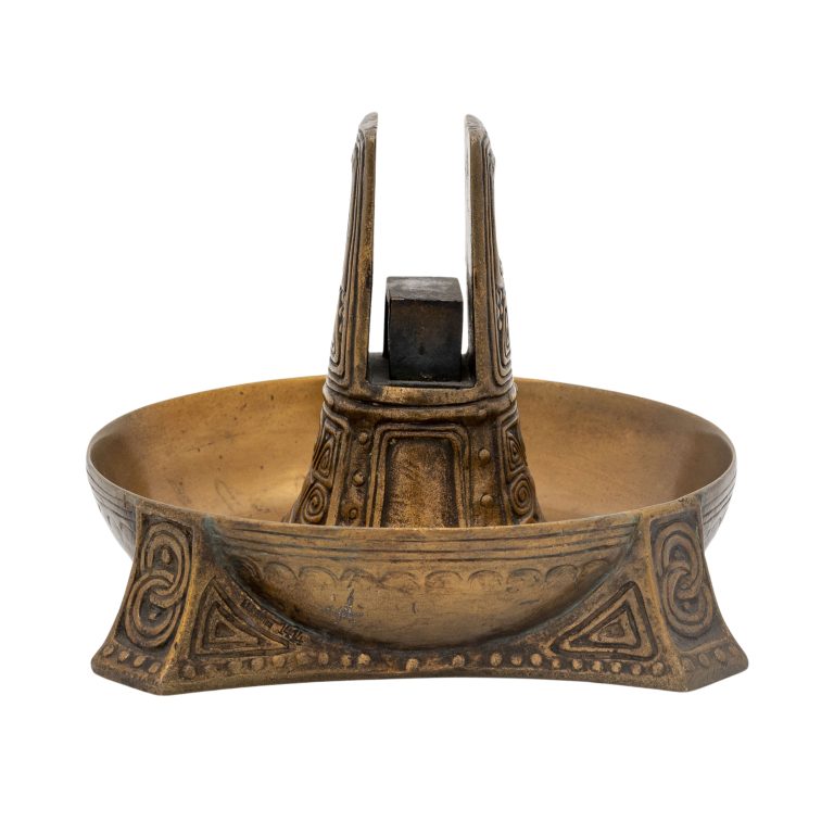 Ashtray with match stand Gustav Gurschner K.K. Kunst-Erzgiesserei Wien ca. 1908 bronze marked