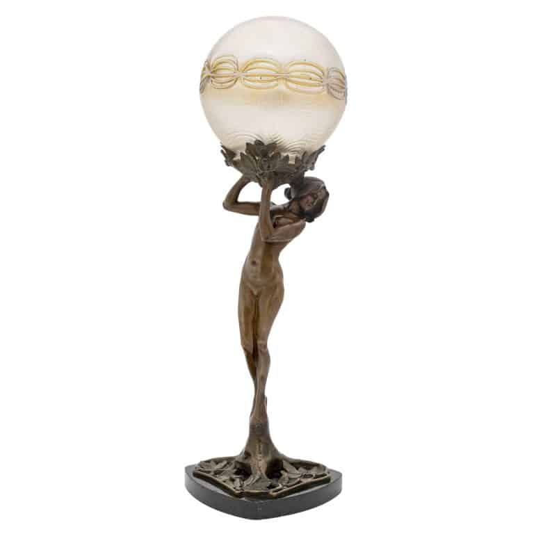 Figürliche Tischlampe "Daphne" mit Loetz-Schirm Gustav Gurschner Johann Loetz Witwe um 1901 Bronze Glas markiert