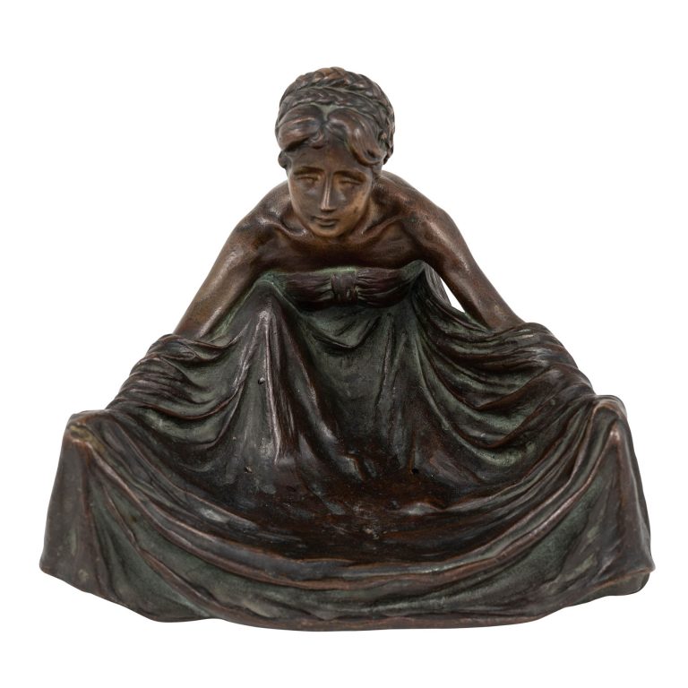 Schale Kniende Frau mit fließendem Gewand Gustav Gurschner um 1902 Bronze signiert