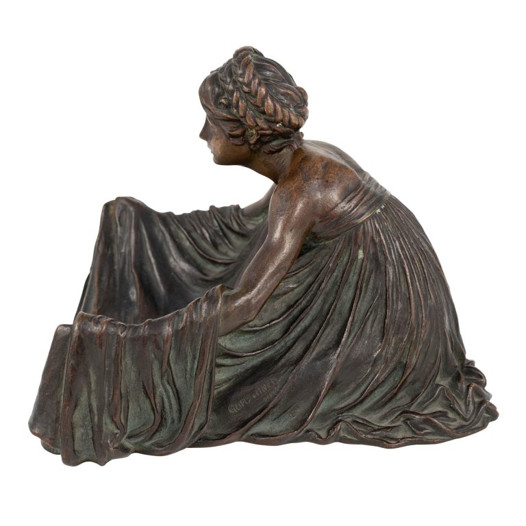 Schale Kniende Frau mit fließendem Gewand Gustav Gurschner um 1902 Bronze signiert