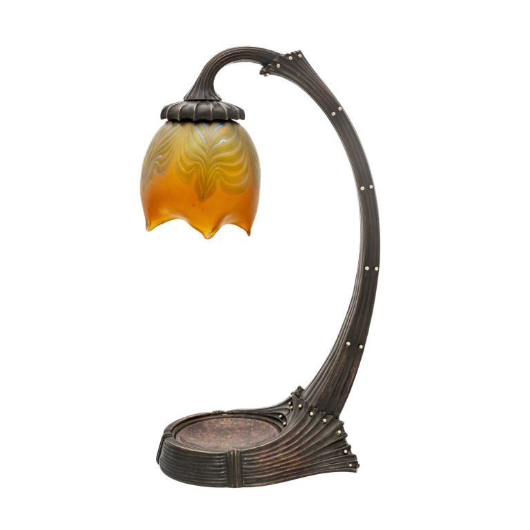 Desk lamp with Loetz-shade Gustav Gurschner Johann Loetz Witwe decor PG 1/89 bronze glass ca. 1903 signed