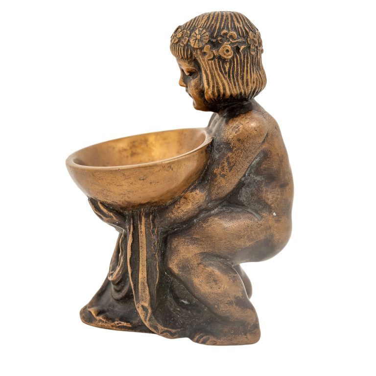 Girl carrying a bowl Gustav Gurschner K.K. Kunst-Erzgiesserei Wien ca. 1908 bronze marked