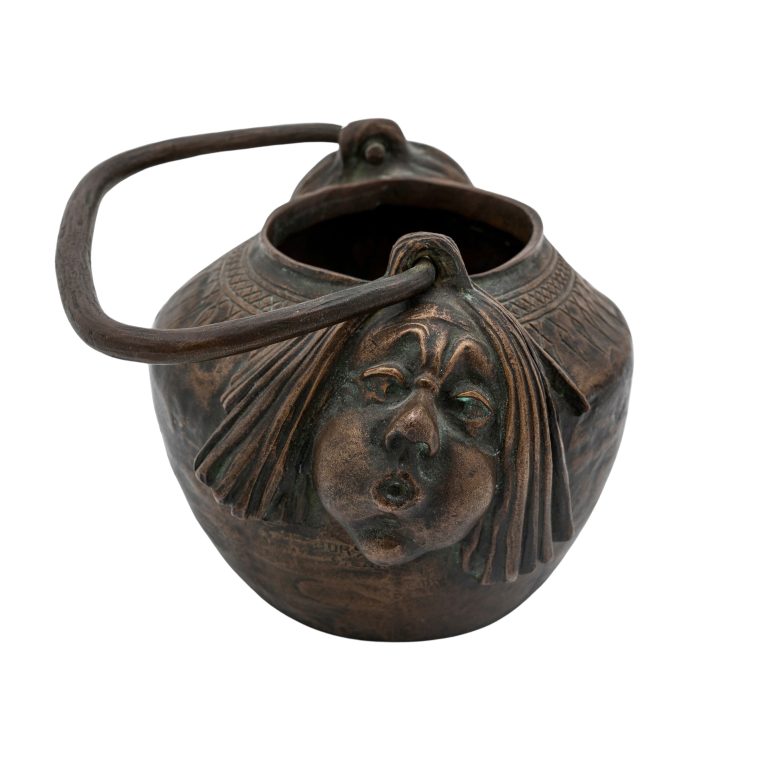 Small handle pot with theater masks Gustav Gurschner K.K. Kunst-Erzgiesserei Wien patinated bronze ca. 1899 signed