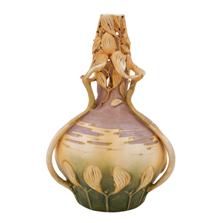 Vase with Mistletoe Nikolaus Kannhäuser Amphora 1899/1900 ivory porcelain marked