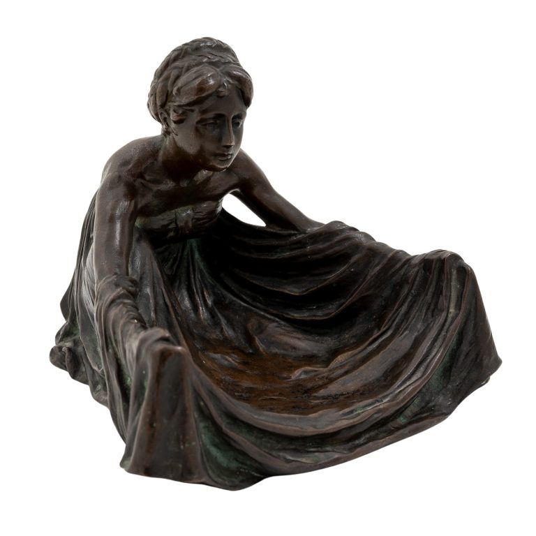 Schale Kniende Frau mit fließendem Gewand Gustav Gurschner um 1902 Bronze signiert