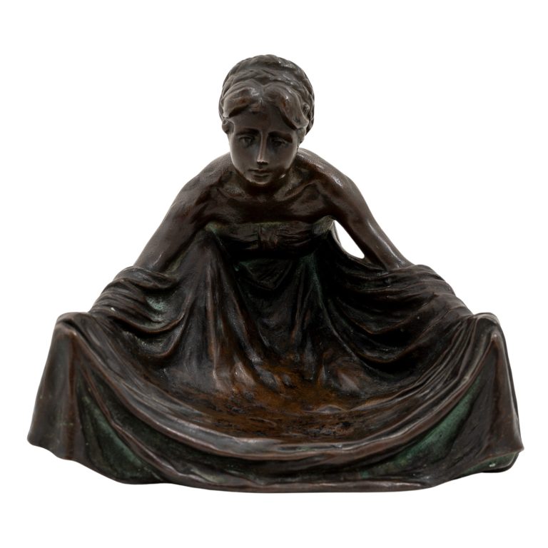 Schale Kniende Frau mit fließendem Gewand Gustav Gurschner um 1902 Bronze signiert