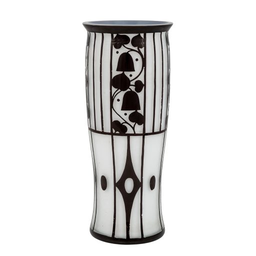 Vase mit geätztem Dekor Josef Hoffmann Johann Loetz Witwe Dekor Opal mit Schwarz um 1912